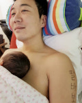 다복통신 | 장윤정 둘째 출산에 도경완 '딸 바보' 인증 캥거루 케어 눈길