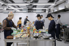 식품창업자 이리 오세요···위쿡, 550평 규모 공유주방 ‘송파점’ 오픈