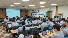 "강당이 아닌 현장에서"...금호석유화학, 공장·연구소 찾아 ESG 교육