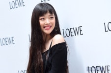 리얼크린조욕 | '리얼'서 파격 노출 예고한 설리, 과거 욕 연기도 거침없이 소화