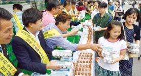 대한양계협회 가평육계분회 | 계란 나눠주는 양계협회