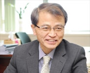 (주)푸드원(충남테크노파크디스플레이센터점) | 윤종언 충남테크노파크 원장 "차세대 디스플레이·친환경車·바이오 집중 육성"