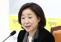 온양당 | 심상정 "이달 내 선거제 개혁안 마련…5당 지도부와 협상 병행하겠다"