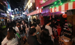 불러존노래클럽주점 | 클럽 대신 주점으로…코로나19도 못 막은 핼러윈