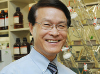 생생바이오텍 본점 | 크리스탈, “다국적社와 치료제 개발 협의”