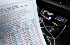 새 미터기 교체 7만2000대 중 달랑 80대…서울 택시 요금인상 첫날 곳곳 ‘오류’