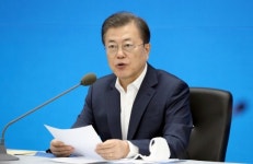 TK 간 文대통령 ‘日수출규제 이겨내듯, 코로나도 극복’ 강조