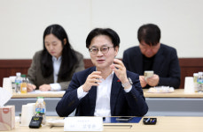전장포부녀회협동조합 | 車 부품 기업 찾은 산업장관 “근본적인 경쟁력 강화 중요”