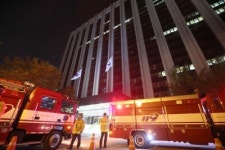정부서울청사서 화재…소방 "전기 스파크로 화재발생 추정"