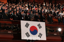 새로 녹음한 애국가 17일부터 배포…누구나 이용 가능