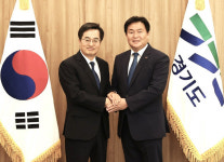 엘골인바이오시흥시지사 | 김동연 만난 임병택 “배곧대교 건설 도와달라”