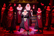 ㈜모닝컴퍼니 | 그루브 타는 수녀들, 흥겨운 천국으로 보내드립니다.
