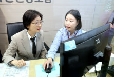 마임금천시흥지사 | "혼선 없게"…통합돌봄 첫날 현장 찾은 이스란 차관