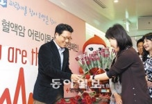 NC백화점 앞(구 헌혈의집앞) | 지금 현대백화점 가면… 당신도 ‘헌혈천사’