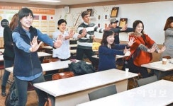 현대대구점모에 | 현대百 “장풍체조로 멍든 마음 달래세요”