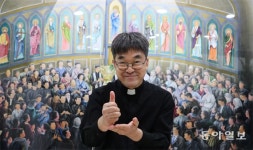 신자와 마주 못해도… 소리없는 미사는 멈추지 않는다