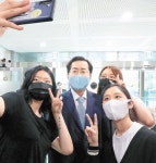 씨유 강남남명학사점 | 홍준표, 지사때 지은 남명학사 찾아 “학생이 나라의 기둥”