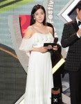 방송인서신혜티파니 | 열애설 부인 티파니, 여신 자태 뽐내며 '시선 강탈'...방송사고 급 하얀 속살 노출
