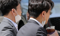 매송장의사(구우리상조) | 의협 “실외 마스크 해제 시기상조…코로나19 종식 아냐”
