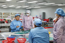 인성애드원주 | 김진태 강원지사, 원주 인성메디칼 공장서 현장 행보
