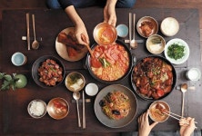 놀부부대찌개앤흥부찜닭성환점 | 날이 춥잖아, 좀 바글바글 끓여야지… 부대찌개·간장찜닭 어때?