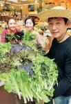 “농부가 아침에 수확한 싱싱한 야채 사가세요”