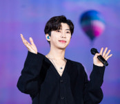 영웅시대노래주점 | "영웅 노래, 아기 울음소리로 이어졌다"⋯'영웅시대', 출산 장려 위해 500만원 쾌척