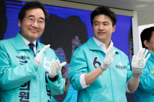 온양당 | 새로운미래, 광주 유세 총력···이낙연 “오만하고 부패한 거대 양당 심판”