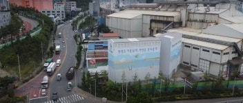 엔가드 부산극동산업 | 아파트 민원에 향토기업 내쫓은 부산시···지역사회 반발에 뒷북 대책만