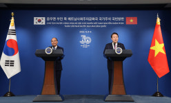 S. Korea elevates relations with Vietnam amid efforts to boost trade