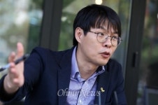 "반응성은 새누리당이 뛰어났다 '잊지 않겠다' 야당 슬로건 부적절"