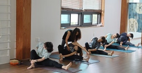 사계절숲놀이터&사계절요가원 | "너무 애쓰지 마세요", 숲속 요가원에서 만난 내면의 평화
