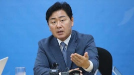 휘젠전북지사 | 김관영 전북도지사 취임…“전북 경제 살리겠다”