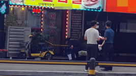메일빈시흥경찰서점 | 시흥서 40대 식당주인 흉기에 찔려 숨져…40대 용의자 검거