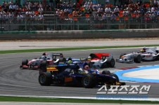 금호타이어단계자동차병원 | 금호타이어, F1 전단계인 Auto GP 시리즈 공식 타이어 선정