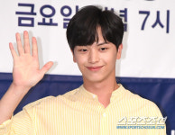 퍼스트비투비합자회사 | '예쁘장한 구오즈' 육성재 "프로그램 지분, 내가 50%…일 커져 당황"