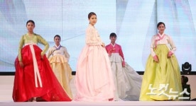 케이서촌달빛경복궁 | 경복궁 달빛 한복 패션쇼