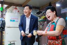 천비솔전북지사 | 김관영 전북지사, 전국 광역단체장 직무평가 1위…전북지사 중 최초