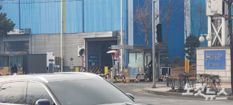 주식회사경수제철신평공장 | "공장 멈춰"…녹아내린 철강업, 벼랑 끝에 몰린 노동자들