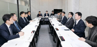 휴림로봇영타운에프에스 | 임기근 차관, 휴머노이드 로봇 기업 현장방문…초혁신경제 부문 첫 집행점검