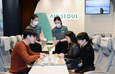 비행기야 카페야… 서울 도심서 맛보는 에어서울 기내식