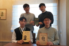 “평범한 모래알이 진주·유리로 반짝이듯” 세계 이야기 찾아 옮기는 대학생들의 출판사 ‘모래알’