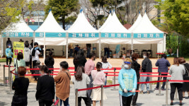 교육 현장까지 번진 유흥업소발 감염… 부산 또 50명 ‘훌쩍’