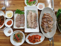 입에서 녹는 담담‧차분한 보쌈 “제대로 만들었네”
