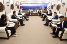 에바코(양산지사) | 나동연 양산시장, 갑자기 박완수 경남도지사 찾은 이유는?