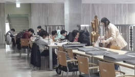 "춘래불사춘...멀기만 한 취업의 길"