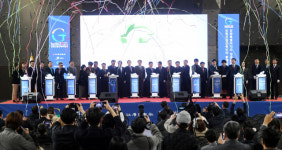 김진태 강원지사, 박람회장서 건설국장 일으켜 세운 이유