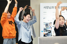 배민메이트배달의민족가게배달;배민1플러스사장님입점센터 | 배민, 장사에 지친 사장님들과 소통 늘리고 즐거움 안겨
