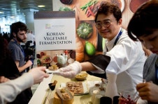 (주)행복생활에프앤비(F&B) | 행복에프앤씨재단, '2015 마드리드 퓨전' 참가...'한 입 요리' 만끽