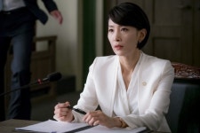 변호사김서룡법률사무소 | '굿와이프' 우먼 카리스마 폭발, 전도연-김서형 공동 변호 나선다